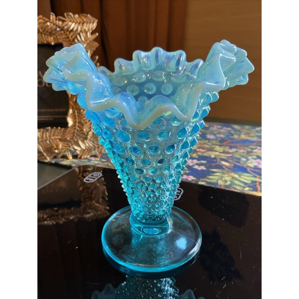 Vintage Fenton Glass 5.5" Blue Opalescent Hobnail Ruffled Trumpet Vase - Picture 5 of 10